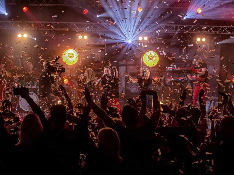 Beluister hier de nieuwe promo 2020 van de Coverband Stageline!!