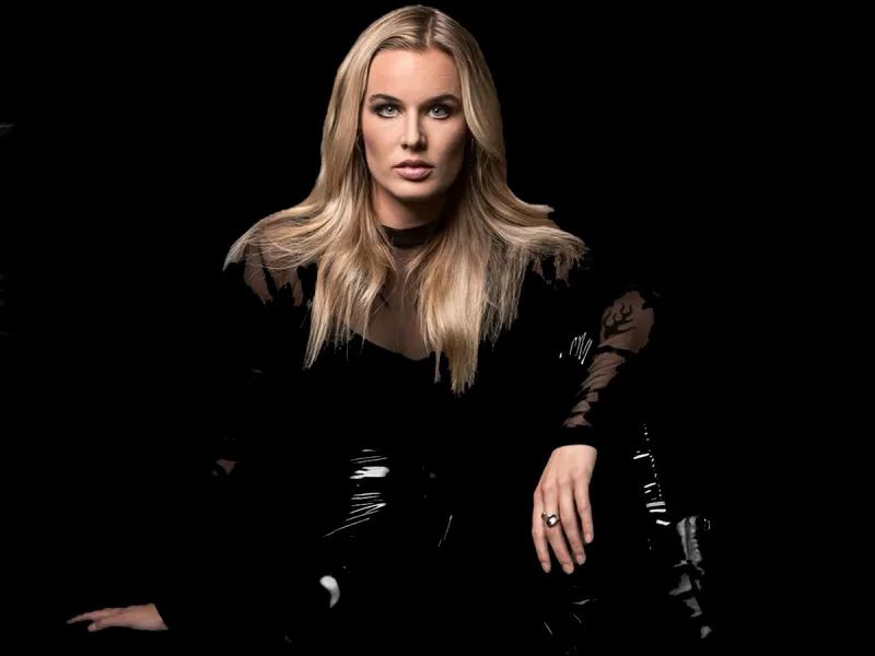 Dancesensatie Lasgo is helemaal terug met nieuwe show, nieuwe zangeres en ijzersterke hits!