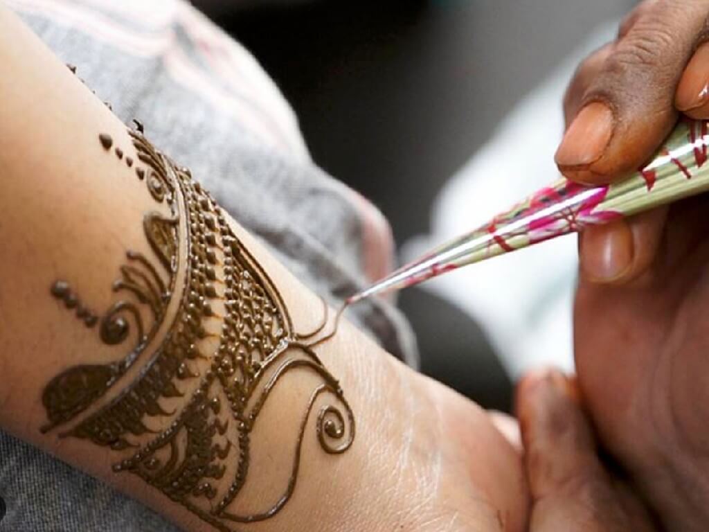Henna Painting